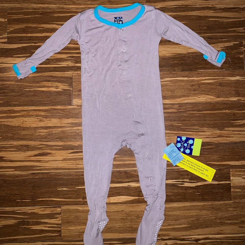 NWT grey/blue kickee pants footie 18-24 month